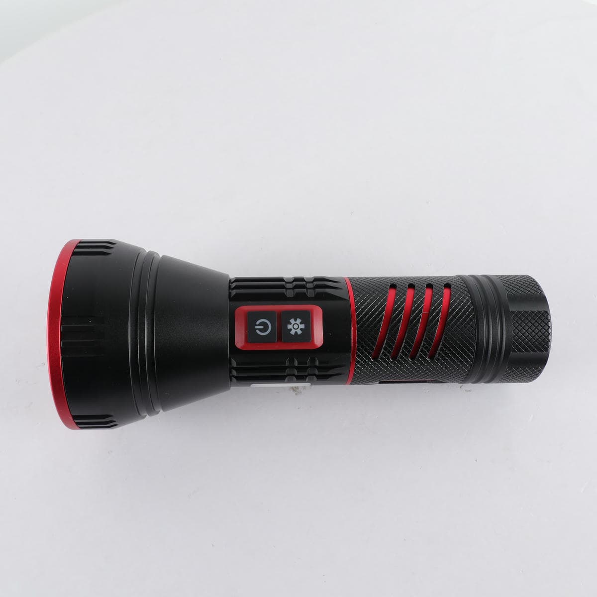 High Brightness LED Flashlight SDT-XQS40 with Long-Lasting Battery Life 3W Power for Long-Range Shooting
