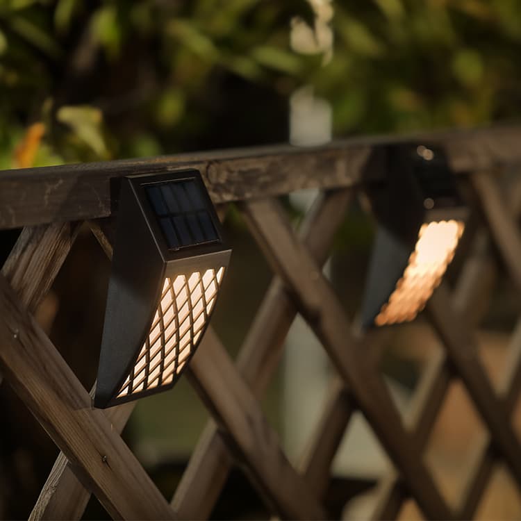 Modern Outdoor Wall Light New Design IP65 Waterproof LED Night Lamp for Garden Home & Fence Solar Powered 3000K or flame