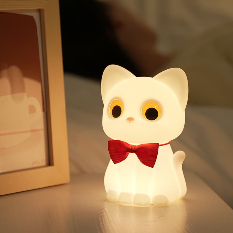 Wholesale Night Light Bedroom Kids Silicone Sleep Pat Lamp KT Cat Eye protection Soft Light Desk Lamp